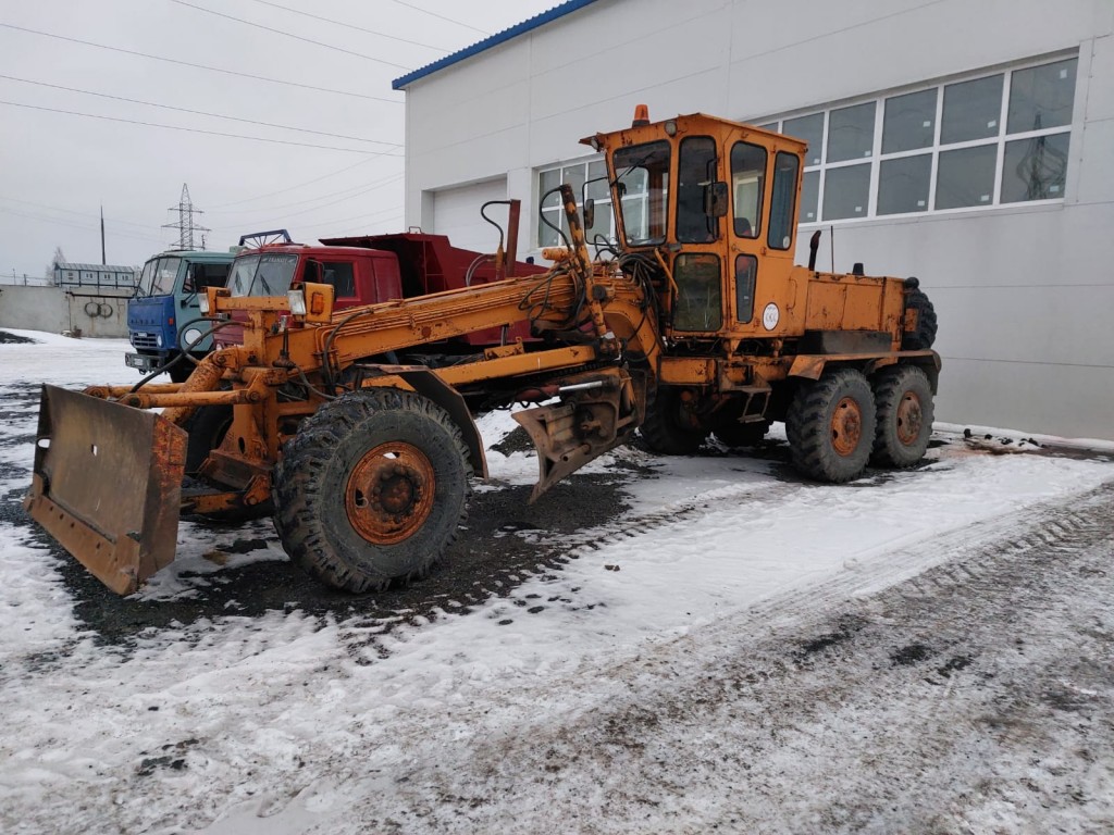 Автогрейдер Дз 180