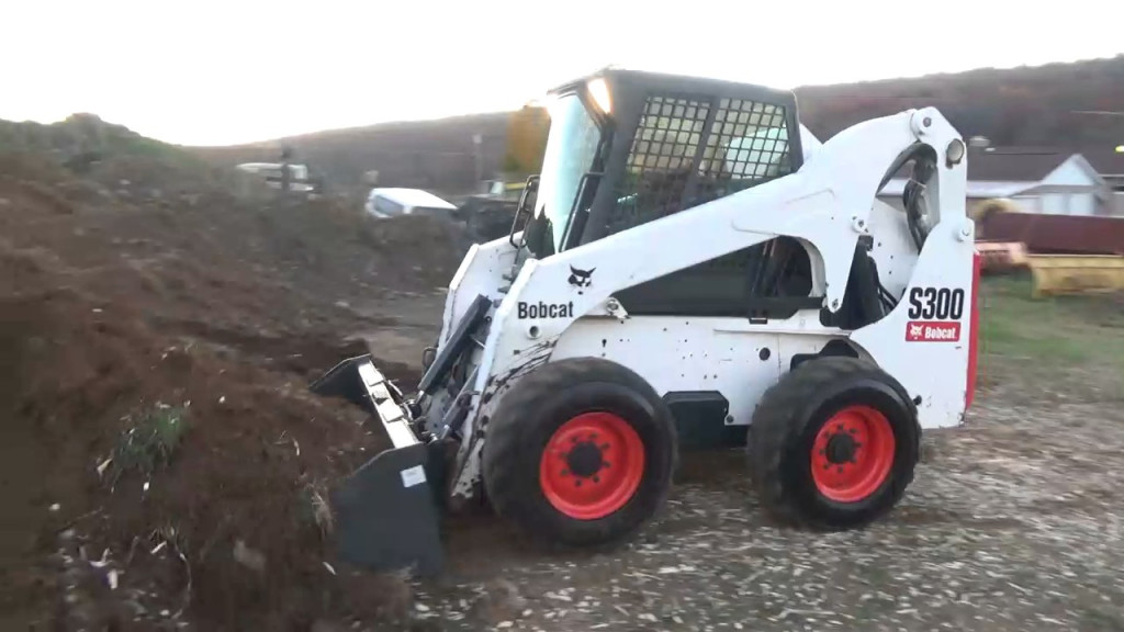 BOBCAT S300. Мини-погрузчик в аренду
