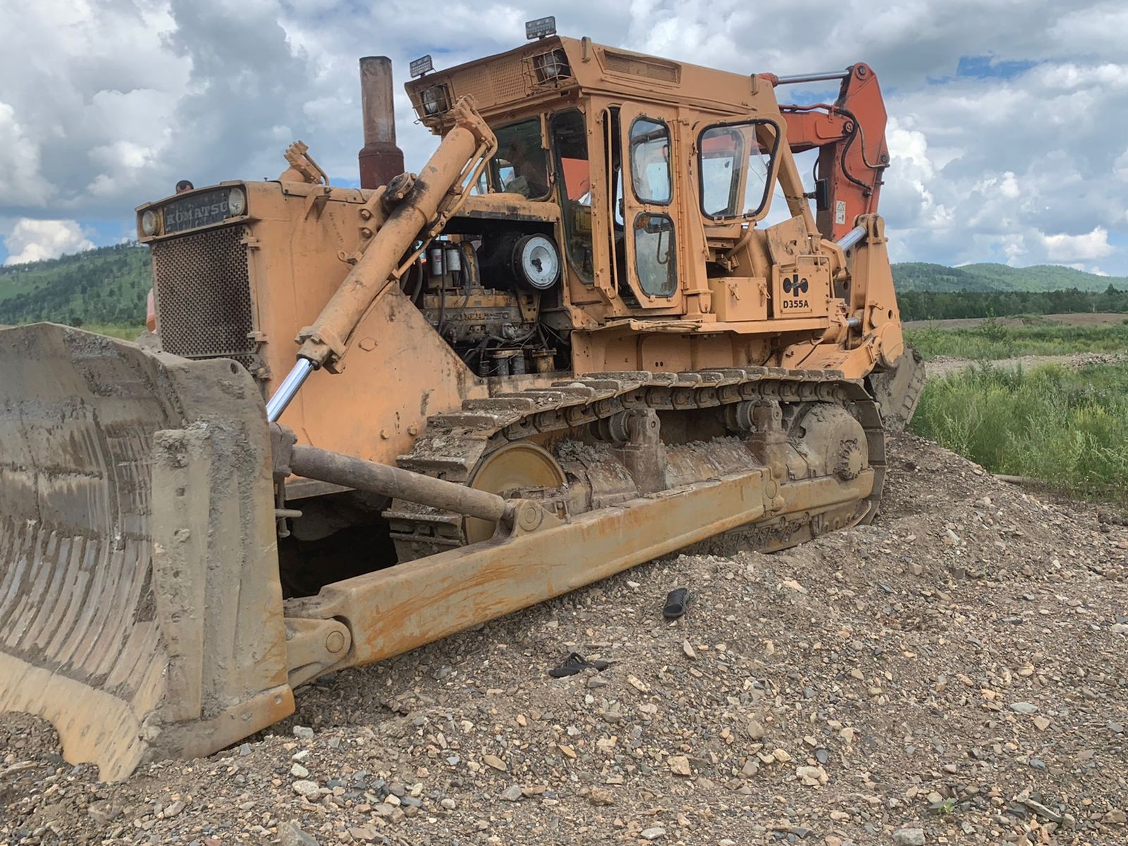 Бульдозер Komatsu D355 54т