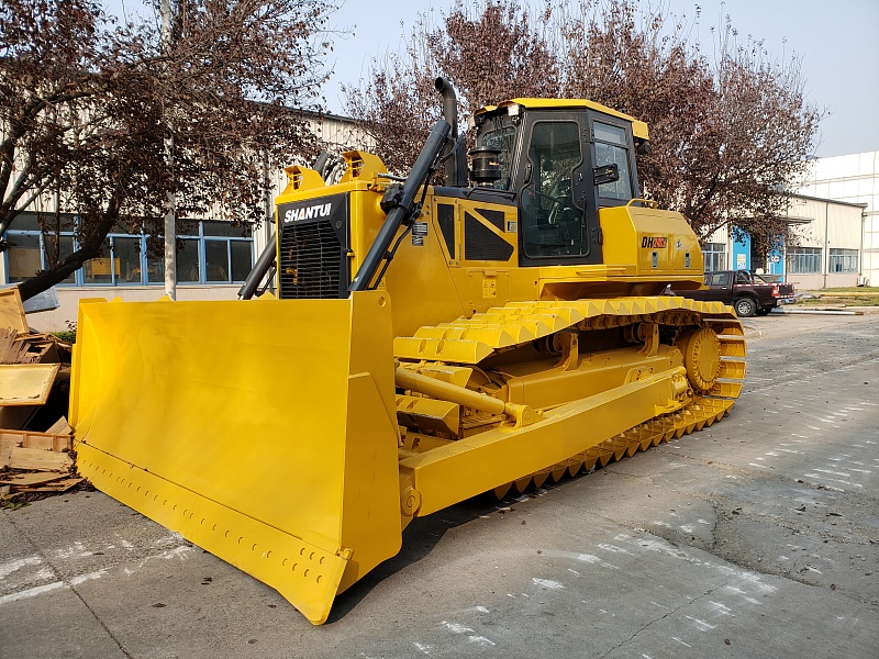 Бульдозер Shantui DH24B3 в аренду с экипажем