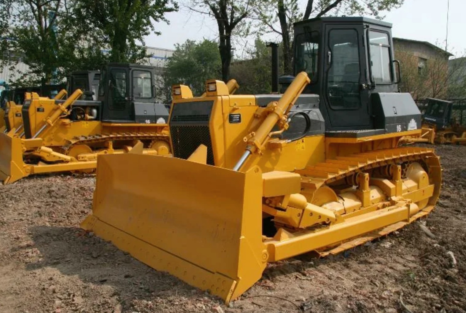 Бульдозер Shantui SD16 в аренду