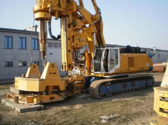 Буровая установка BAUER BG-28