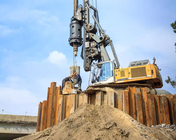 Буровая установка LIEBHERR LB-20