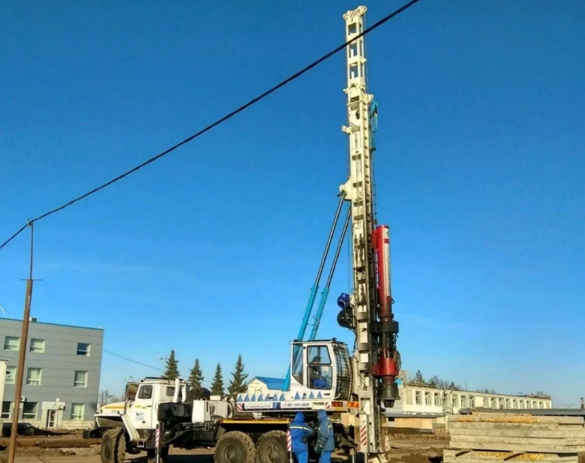 Буровые работы, услуги сваебоя, бм-811М