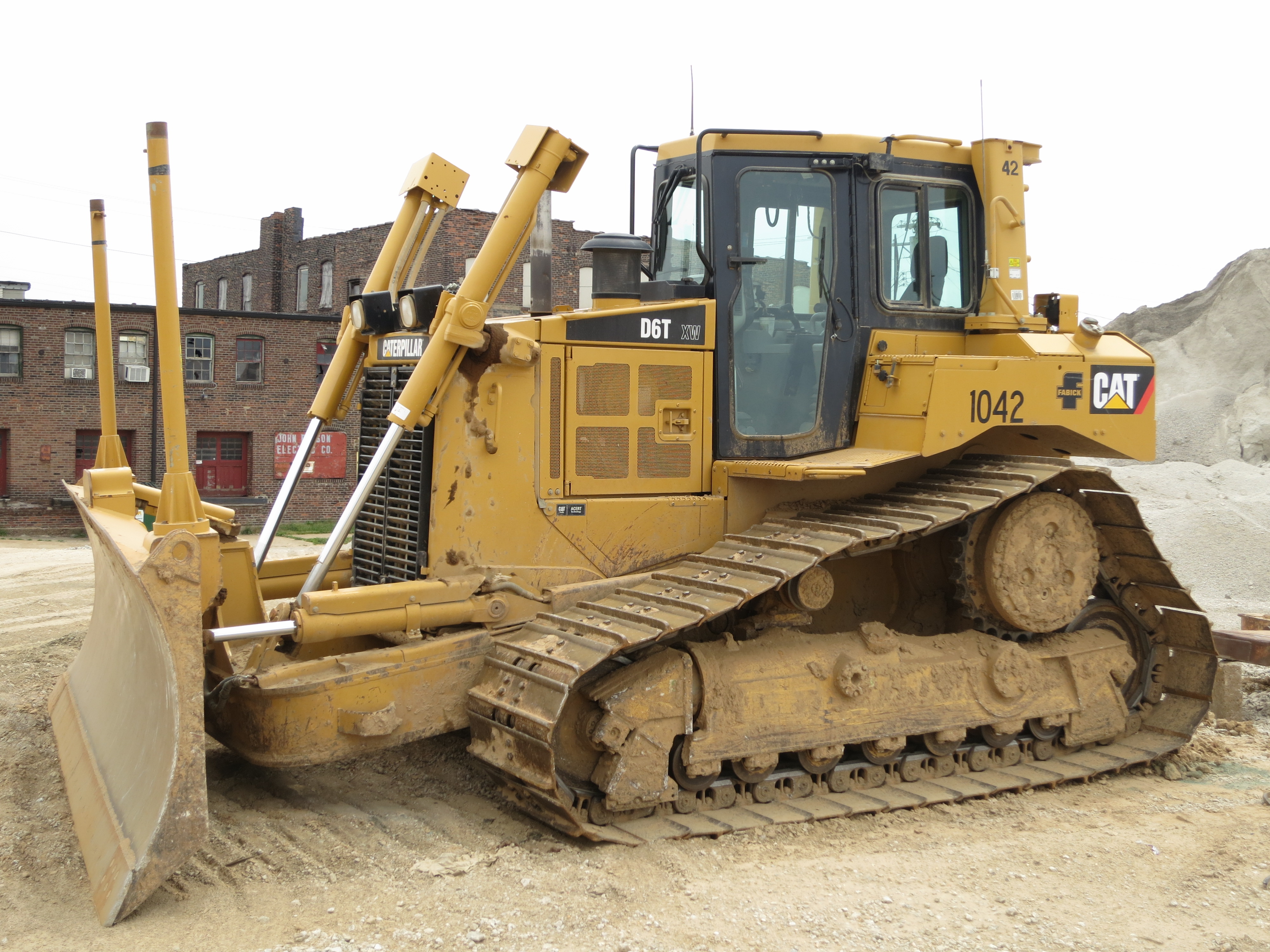 CAT D6 LGP Предлагаем в аренду недорого