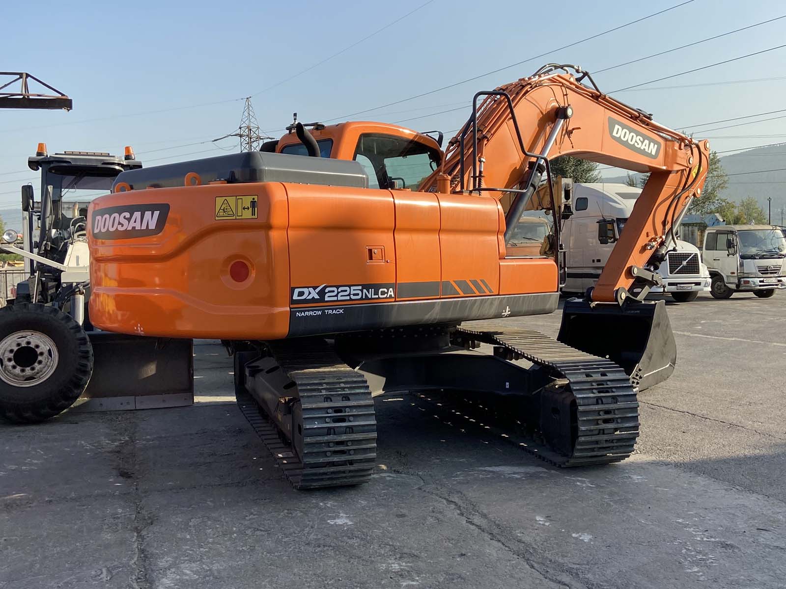 Длиннорукий экскаватор Cat 326D2L