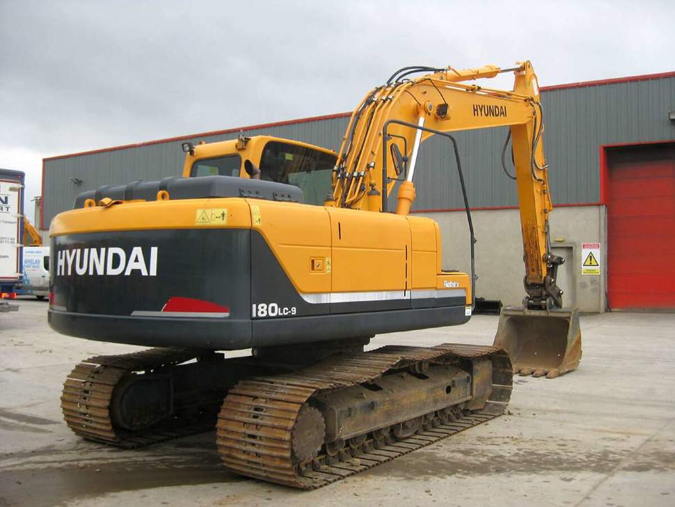 Экскаватор гусеничный HYUNDAI R180NLC9S