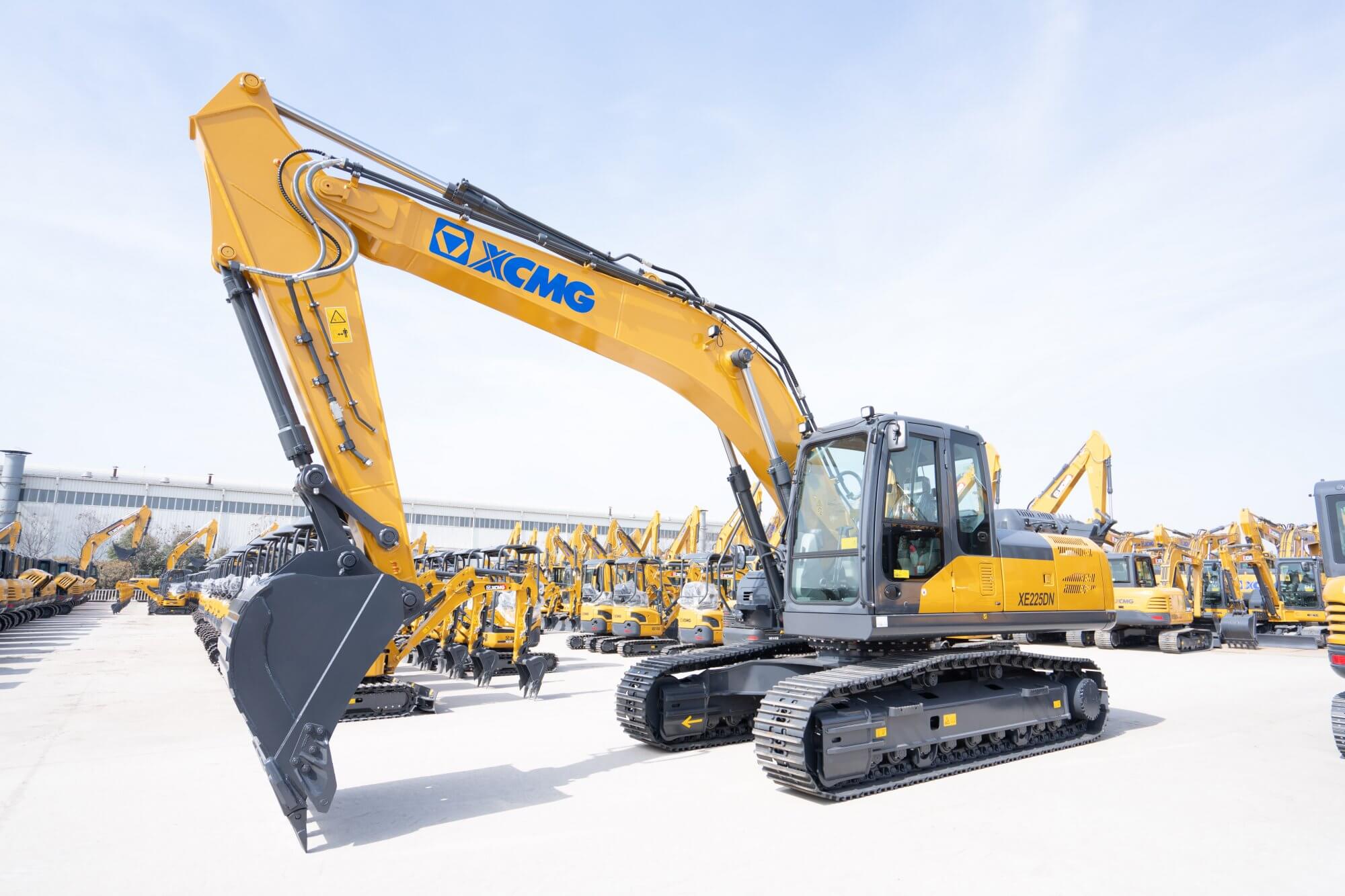 Экскаватор гусеничный VOLVO EC 220d