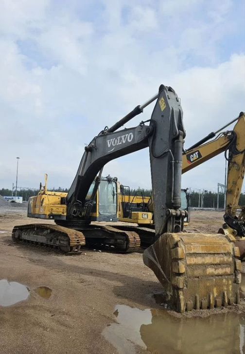 Экскаватор JCB JS400 с оператором и ГСМ