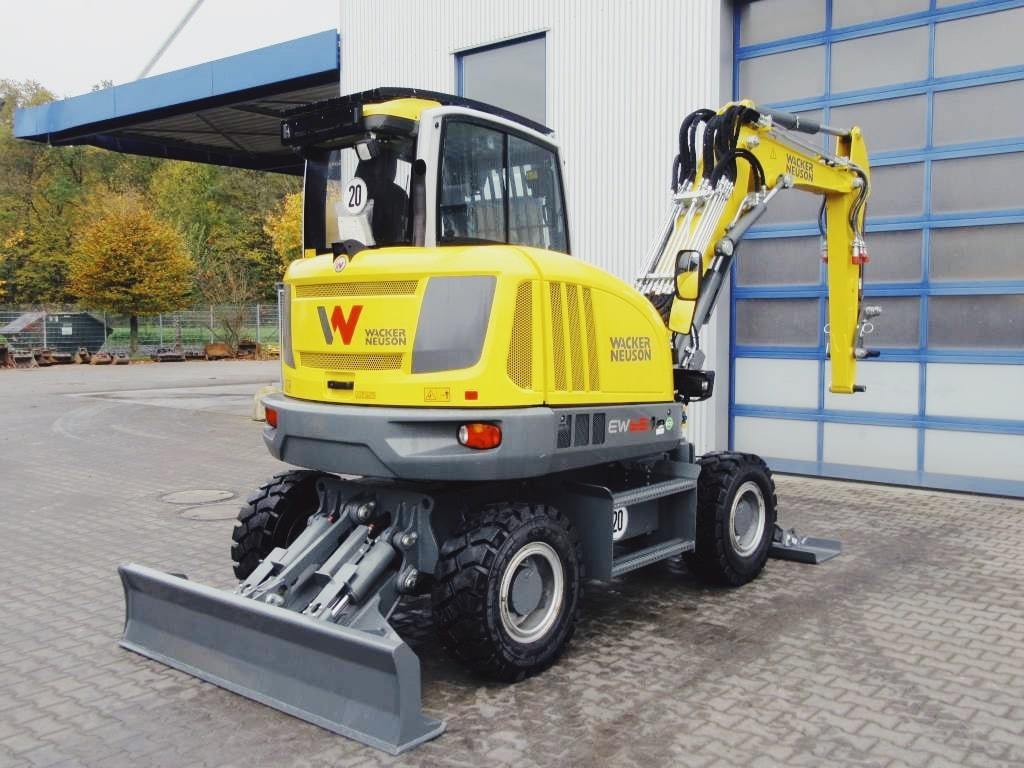 Экскаватор колесный Hitachi 170