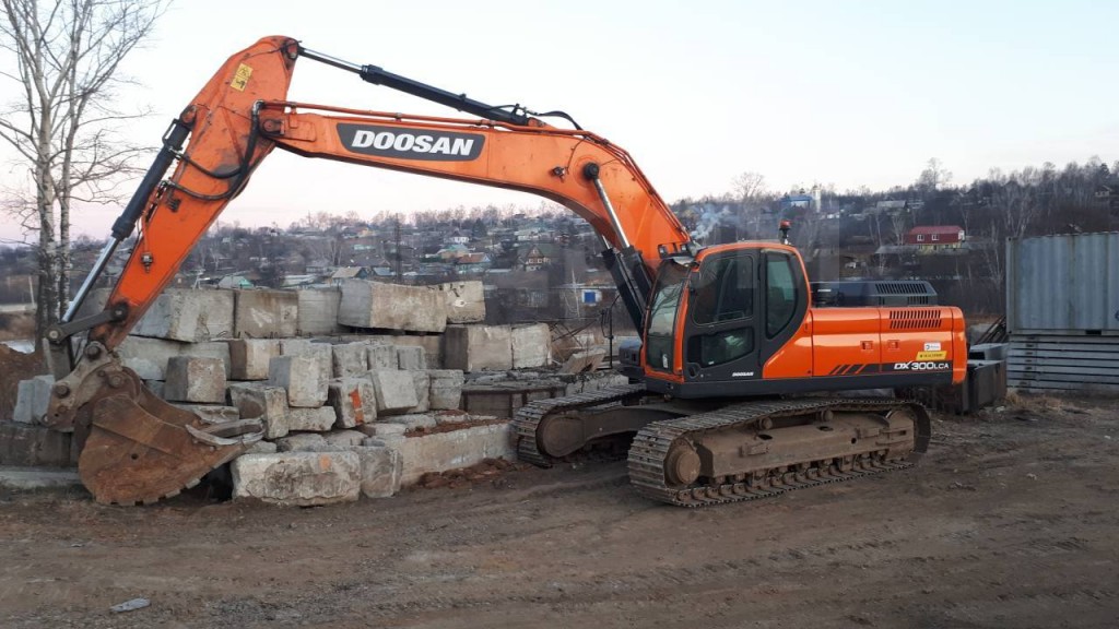 Экскаватор в аренду Doosan 300, аренда техники