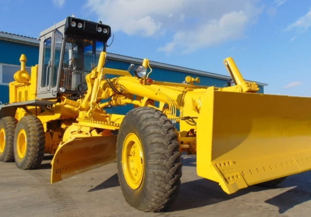 Грейдер Komatsu GD300A-1 Аренда / Выгодно