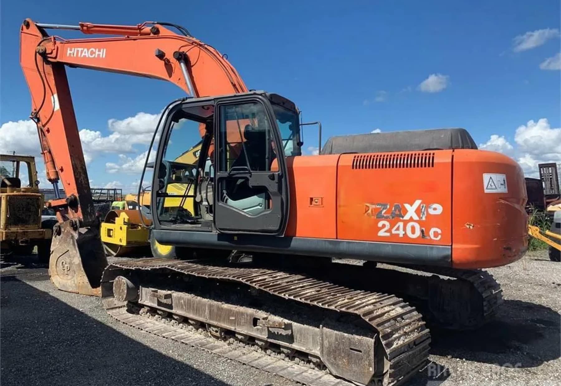 Гусеничные экскаваторы Hitachi Komatsu pc220-7