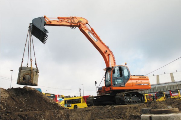 Гусеничный экскаватор Doosan D225LCA
