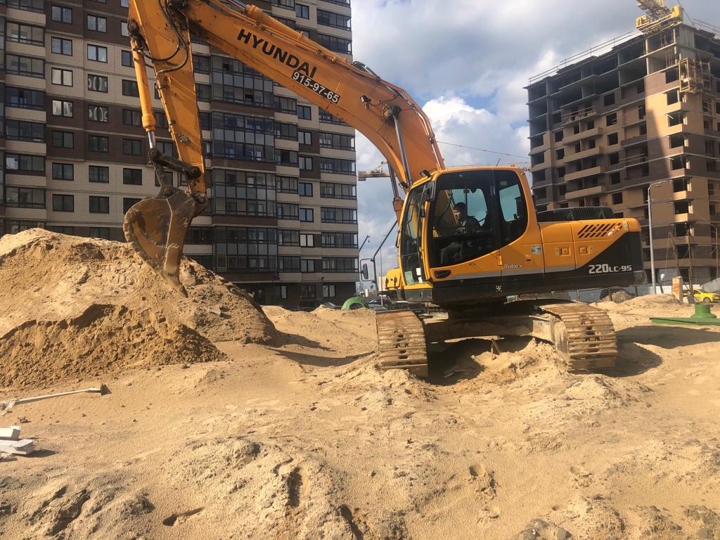 Гусеничный экскаватор Hyundai R220