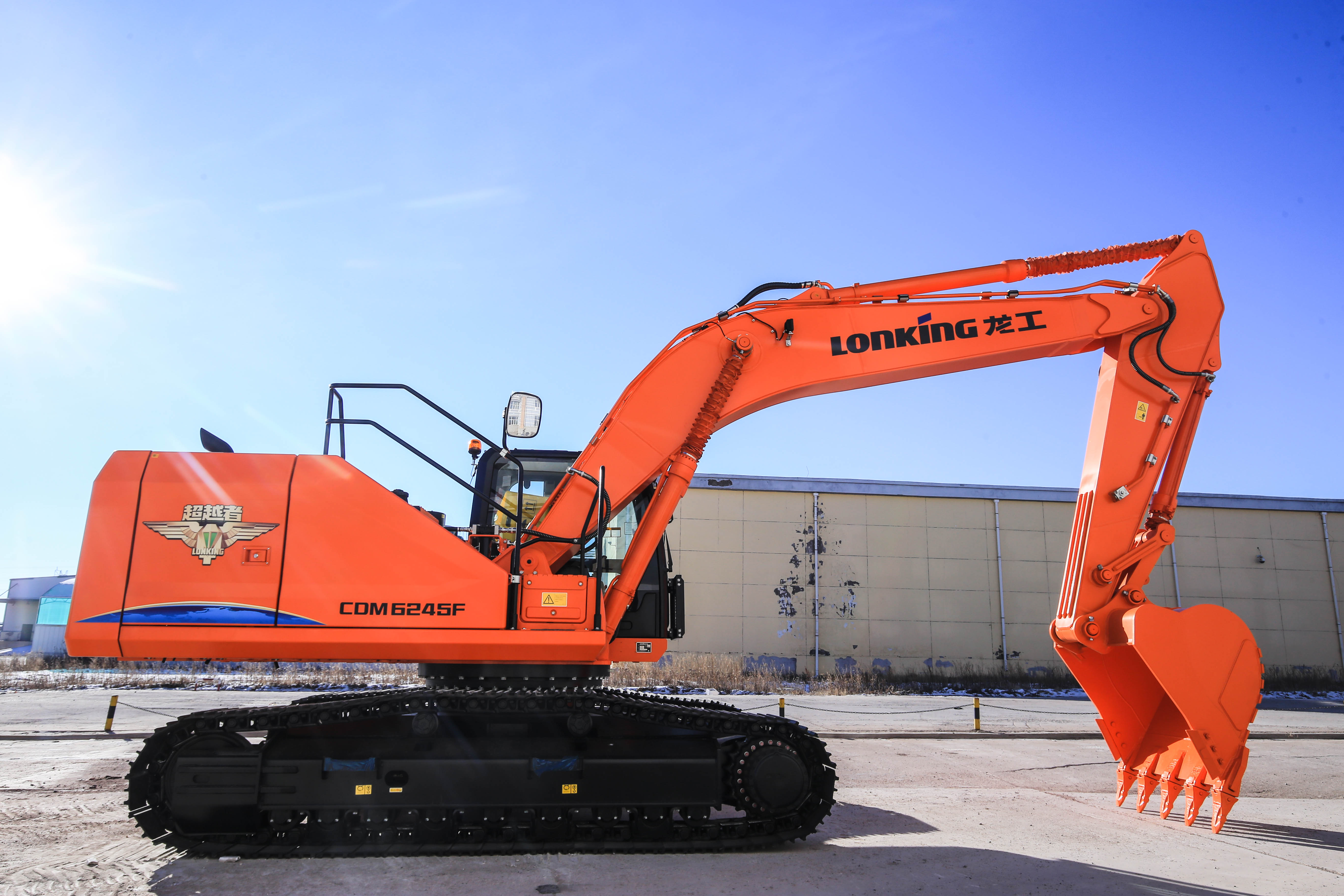 Гусеничный экскаватор JCB JS 220 LC услуга