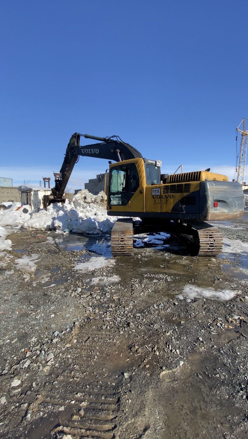 Гусеничный экскаватор Volvo EC210BLC
