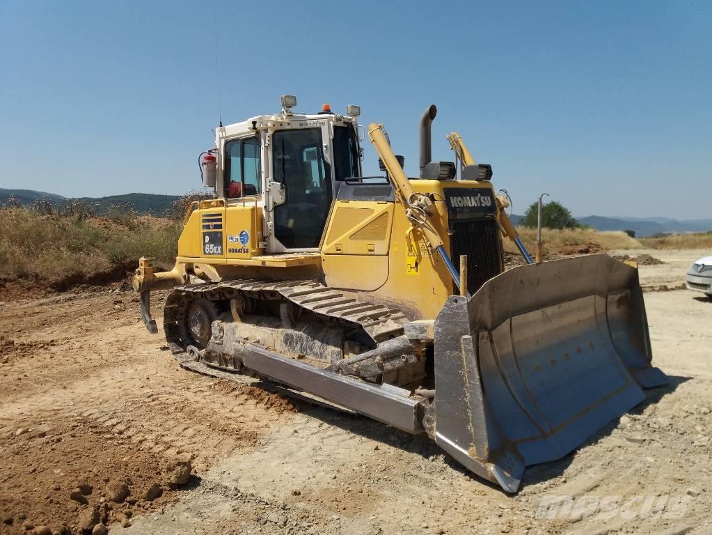 Гусеничный Komatsu D65 в наличии 3 штуки