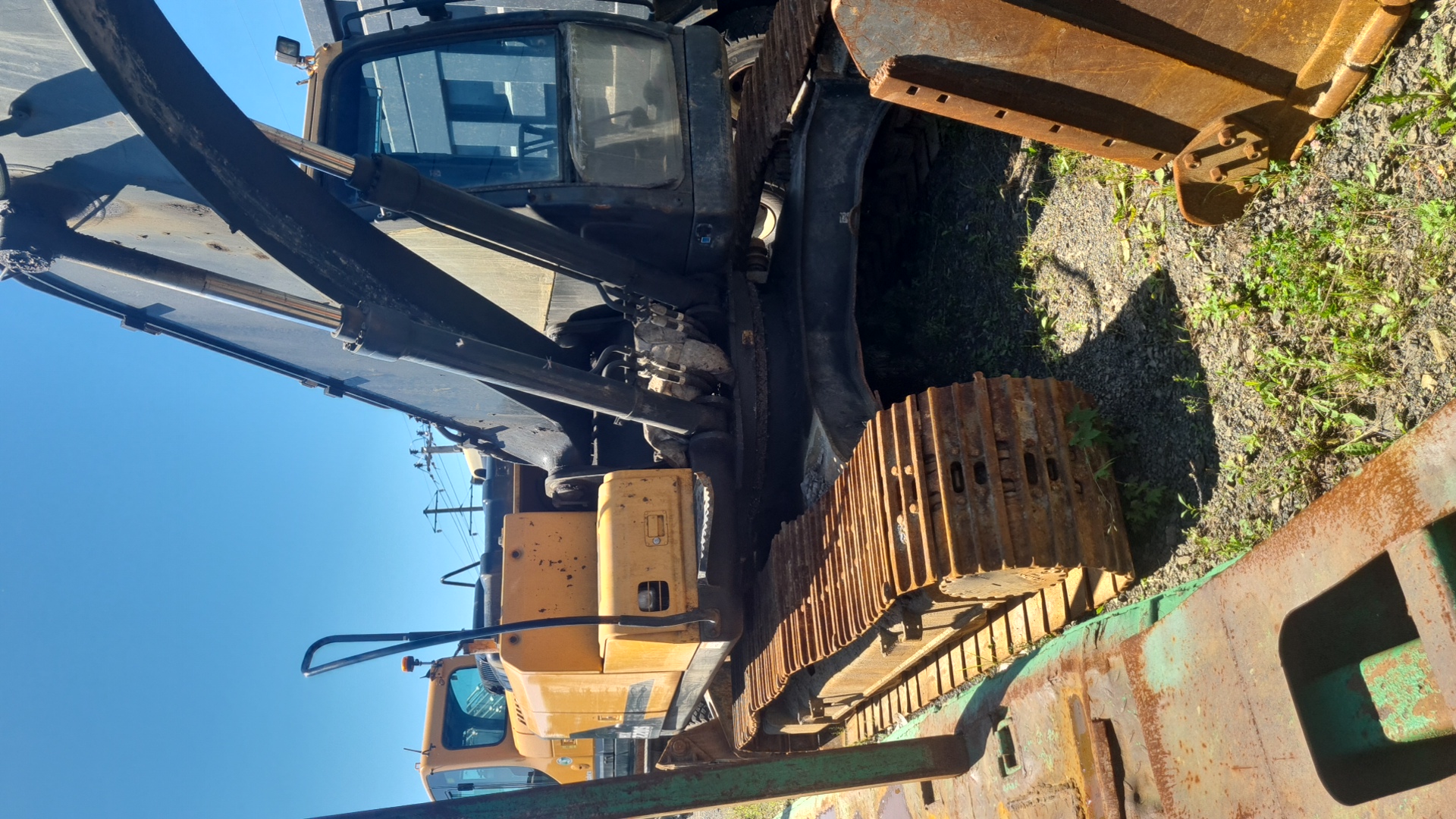 Hyundai HX220S