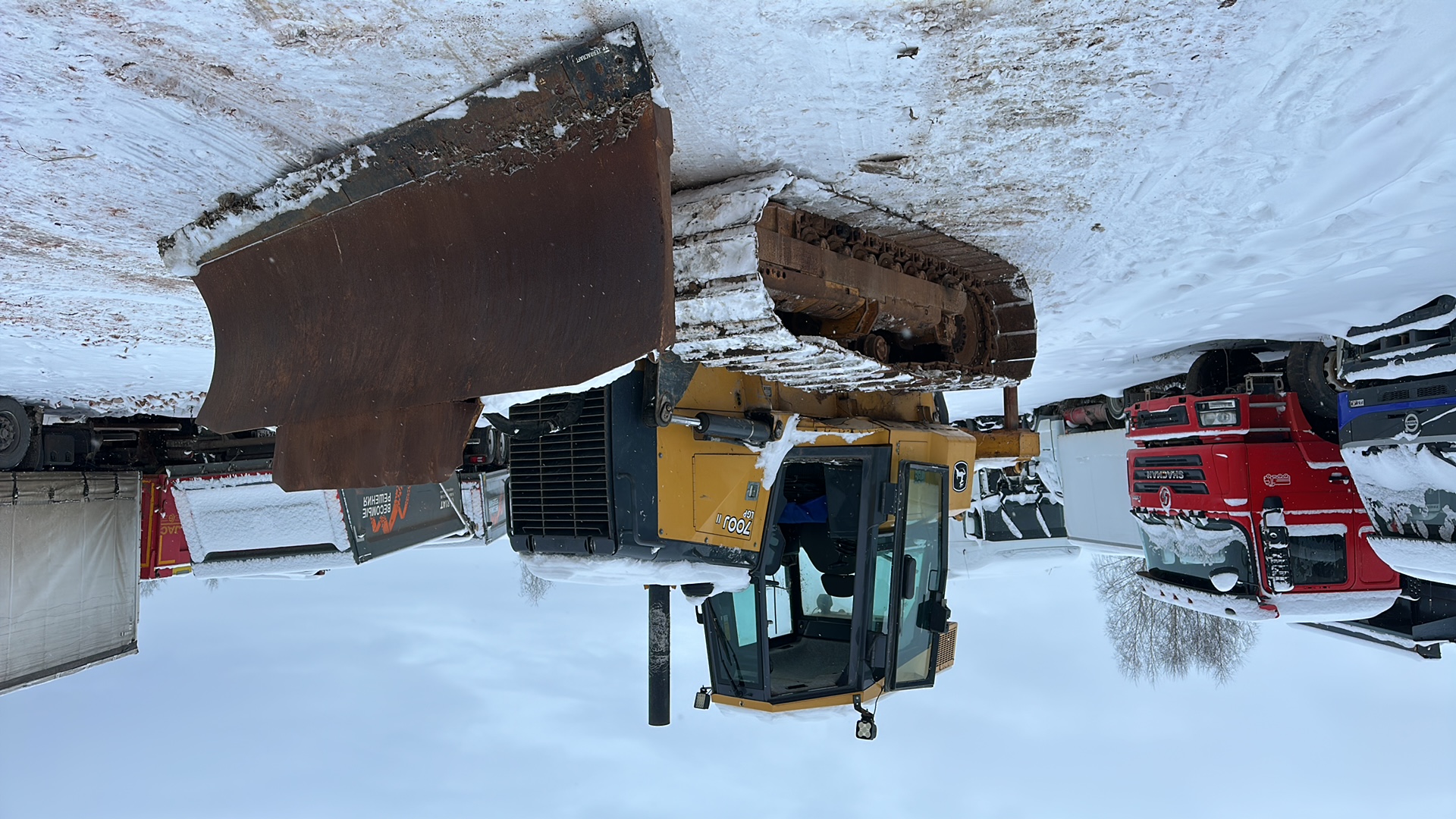 John Deere 700J-II