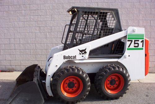 Качественные услуги мини погрузчика BOBCAT, быстро и выгодно