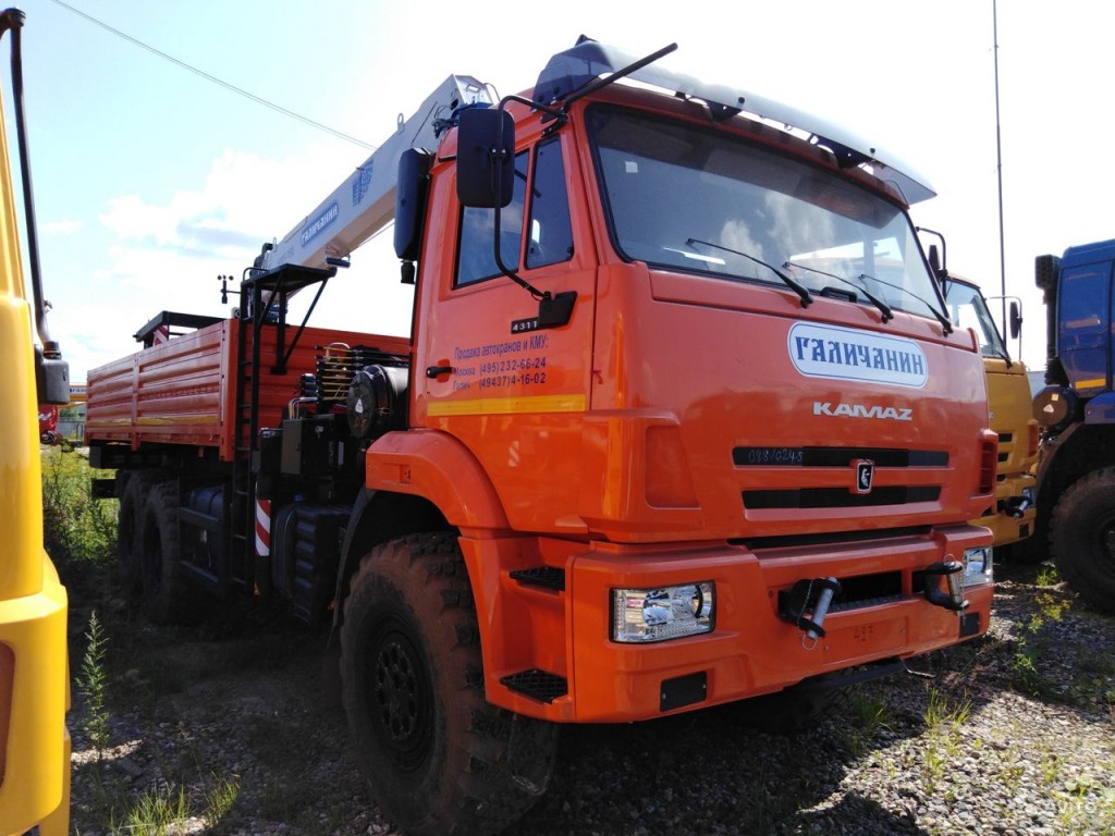 КМУ на базе Камаз 43118. Манипулятор аренда