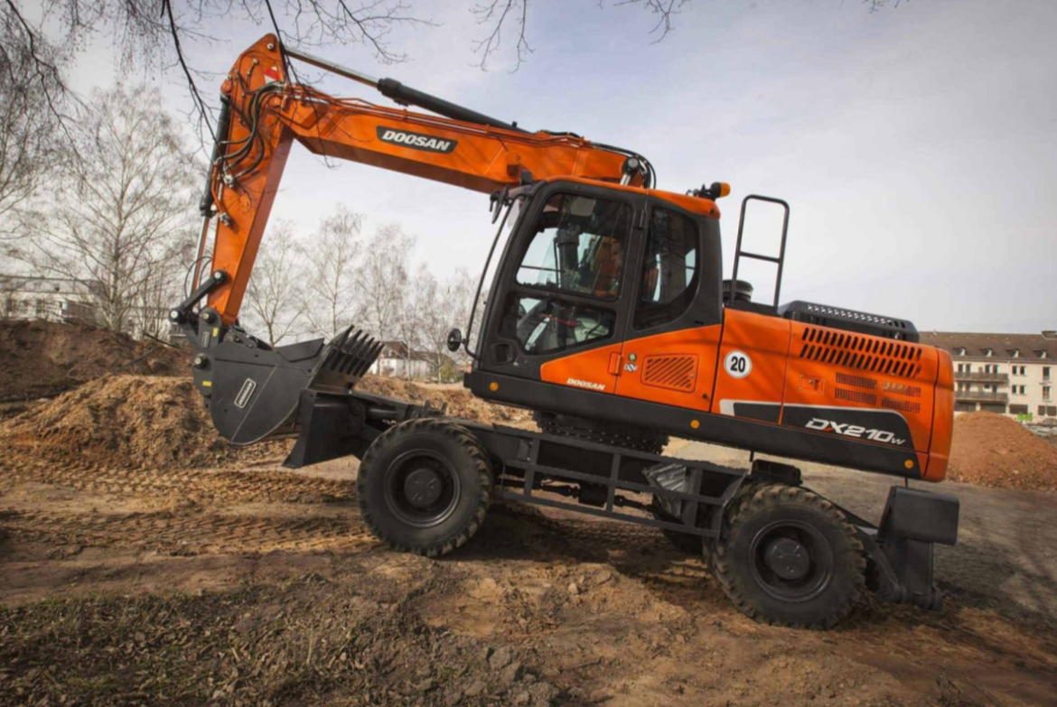 Колесный экскаватор Doosan DX 210W