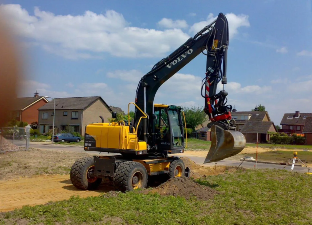 Колесный экскаватор JCB 3cx с гидробуром