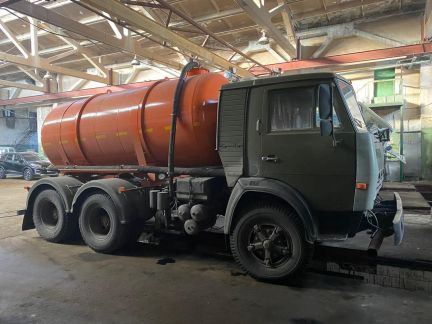 Комбинированный Ассенизатор объем бочки 8 куб. см