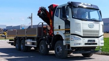 Кран манипулятор с КМУ 8 тонн с монтажной корзиной