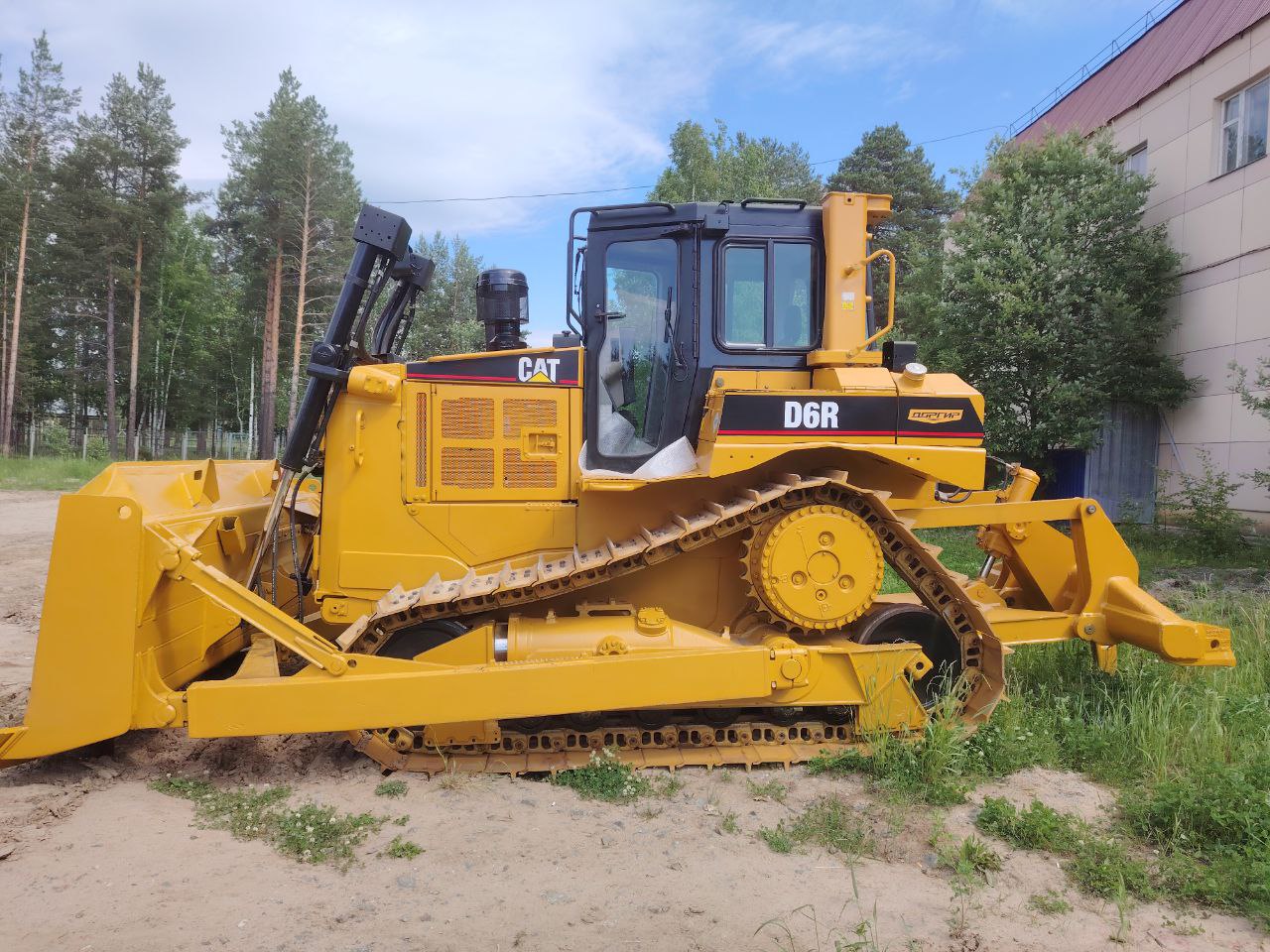 Купить / Продам бульдозер CatD6R после кап. ремонта