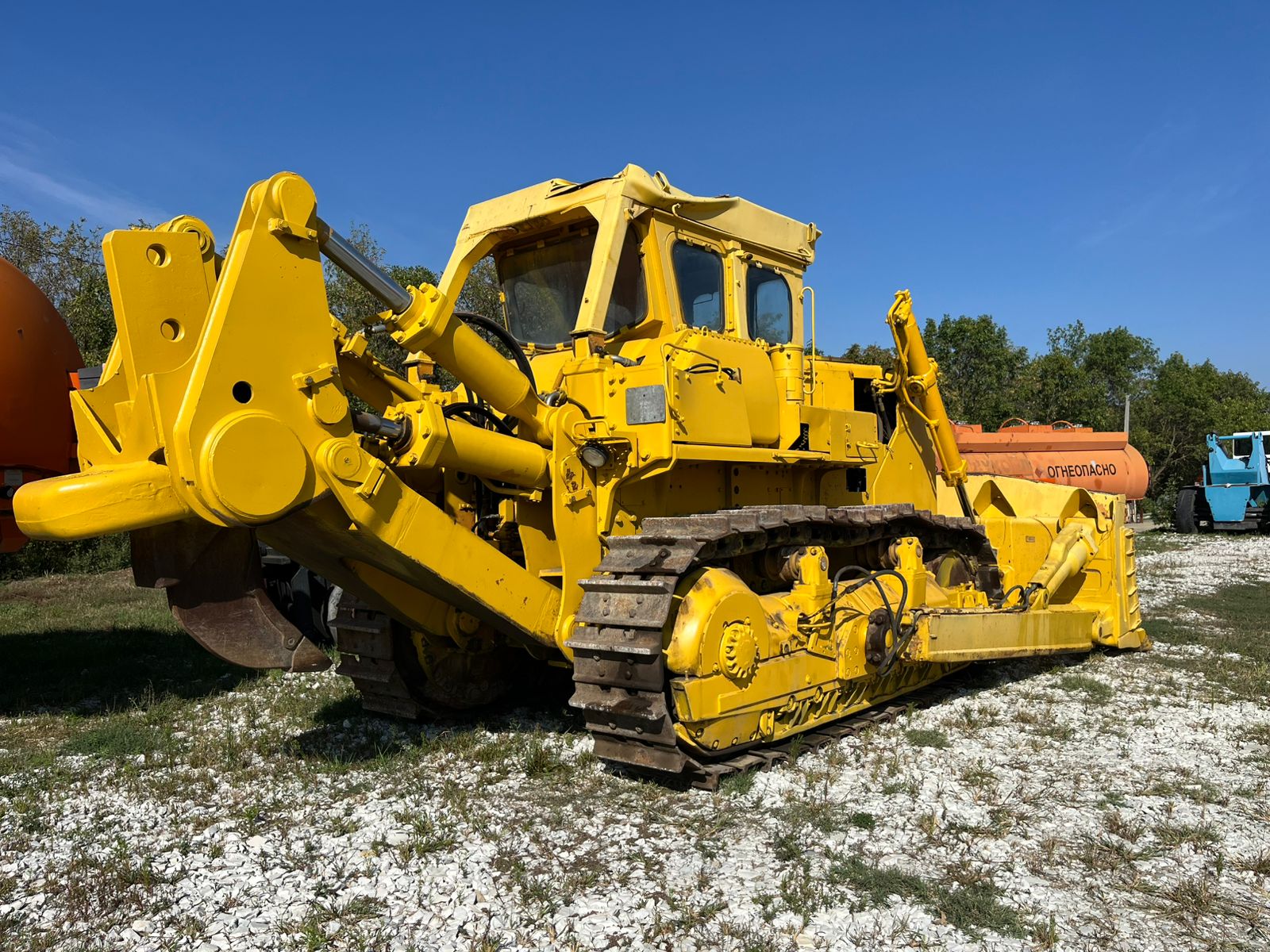 Купить / Продам бульдозер Komatsu D355A-3