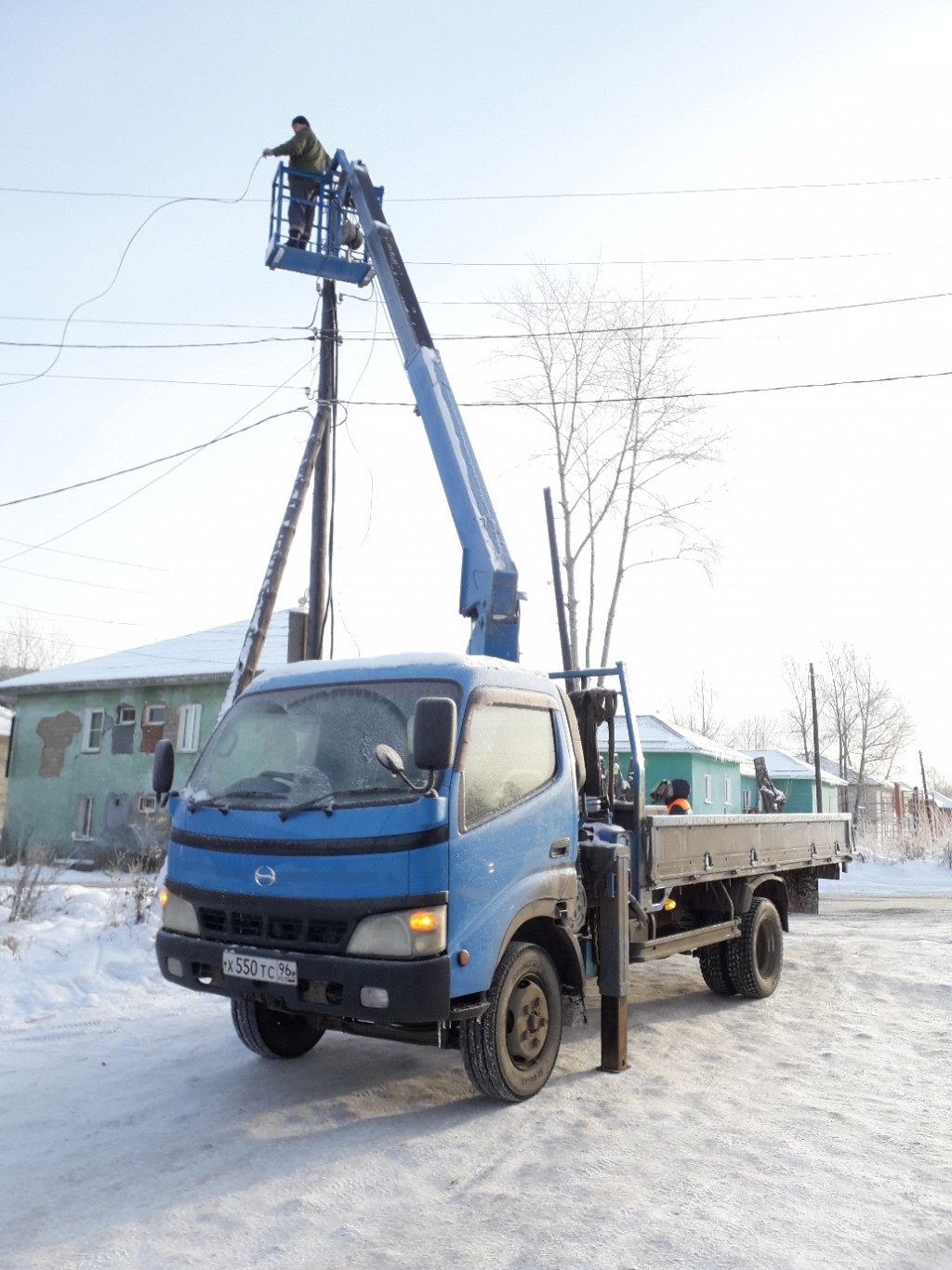 Манипулятор / автовышка по Свердловской области
