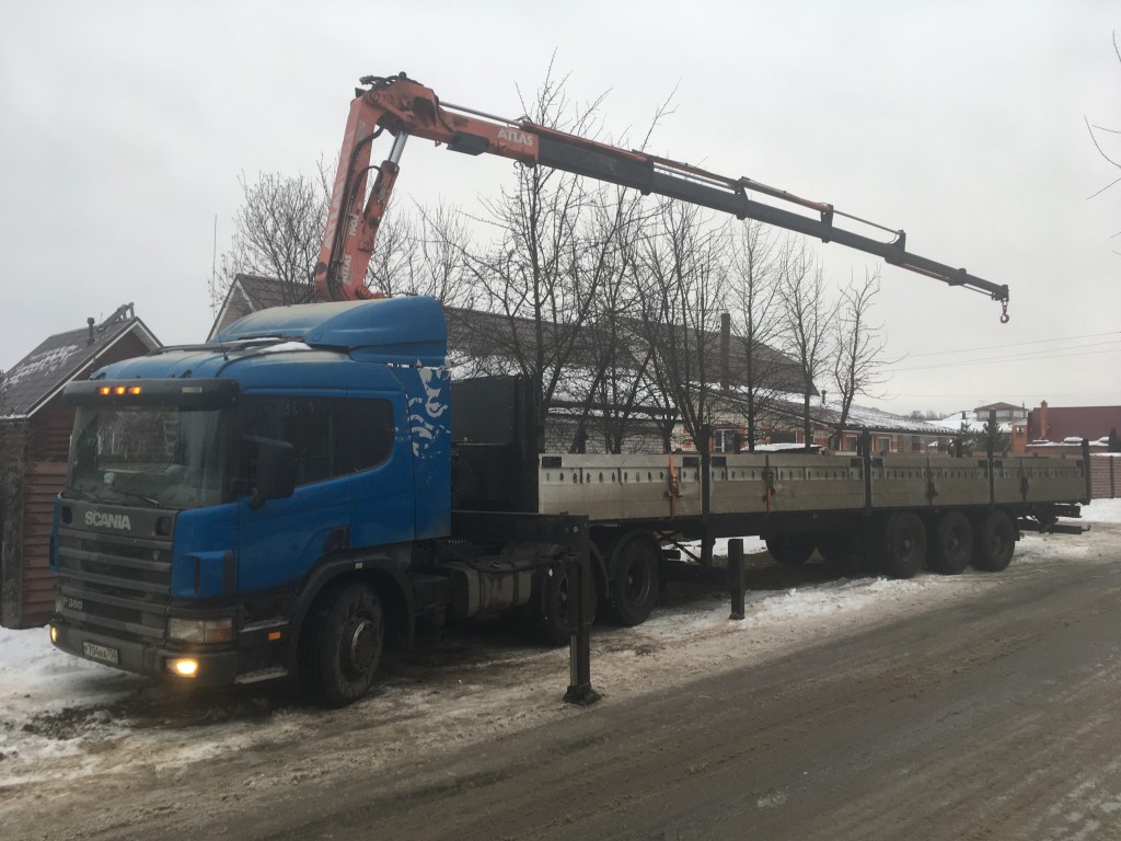 Манипулятор с полуприцепом. Длинномер шаланда
