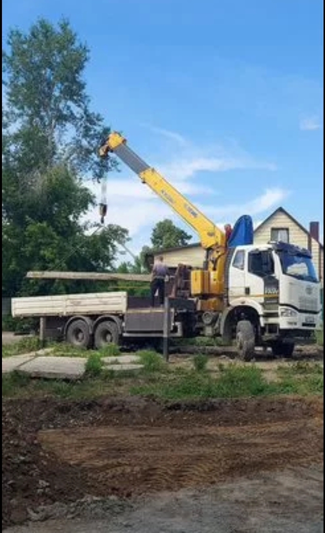 Манипулятор-самогруз с монтажной корзиной