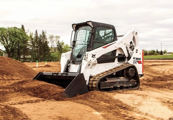 Мини-погрузчик «Bobcat T650» в Москве аренда