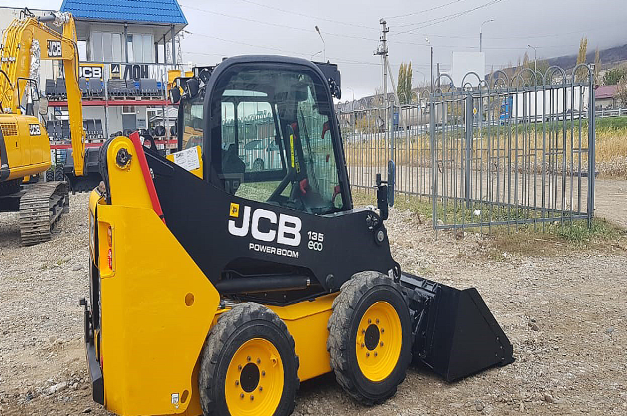 Мини-погрузчик JCB 135 в аренду дешево