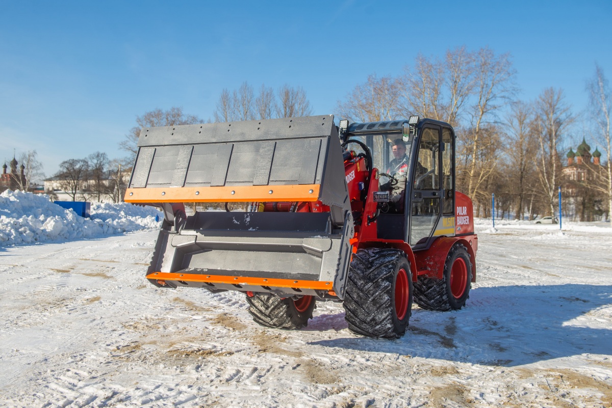 Мини погрузчик POLAR BOADER WL 35
