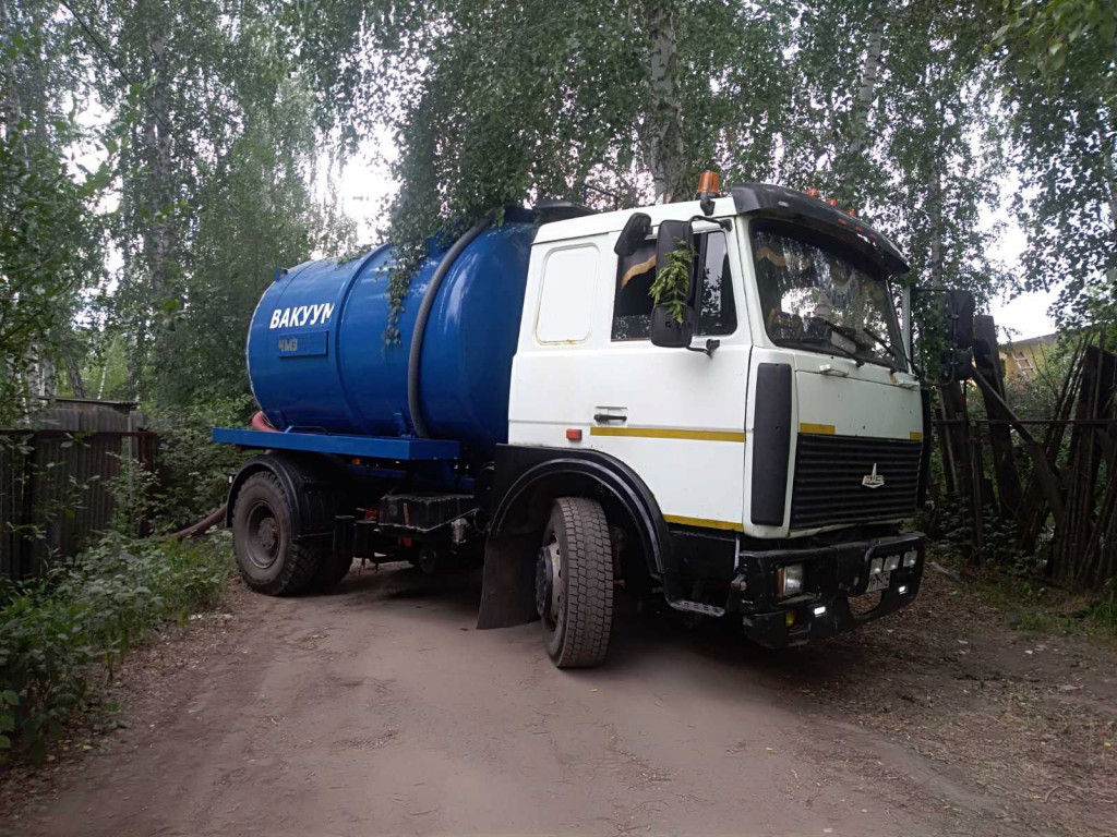 Откачка и чистка канализаций водоводов. Вода