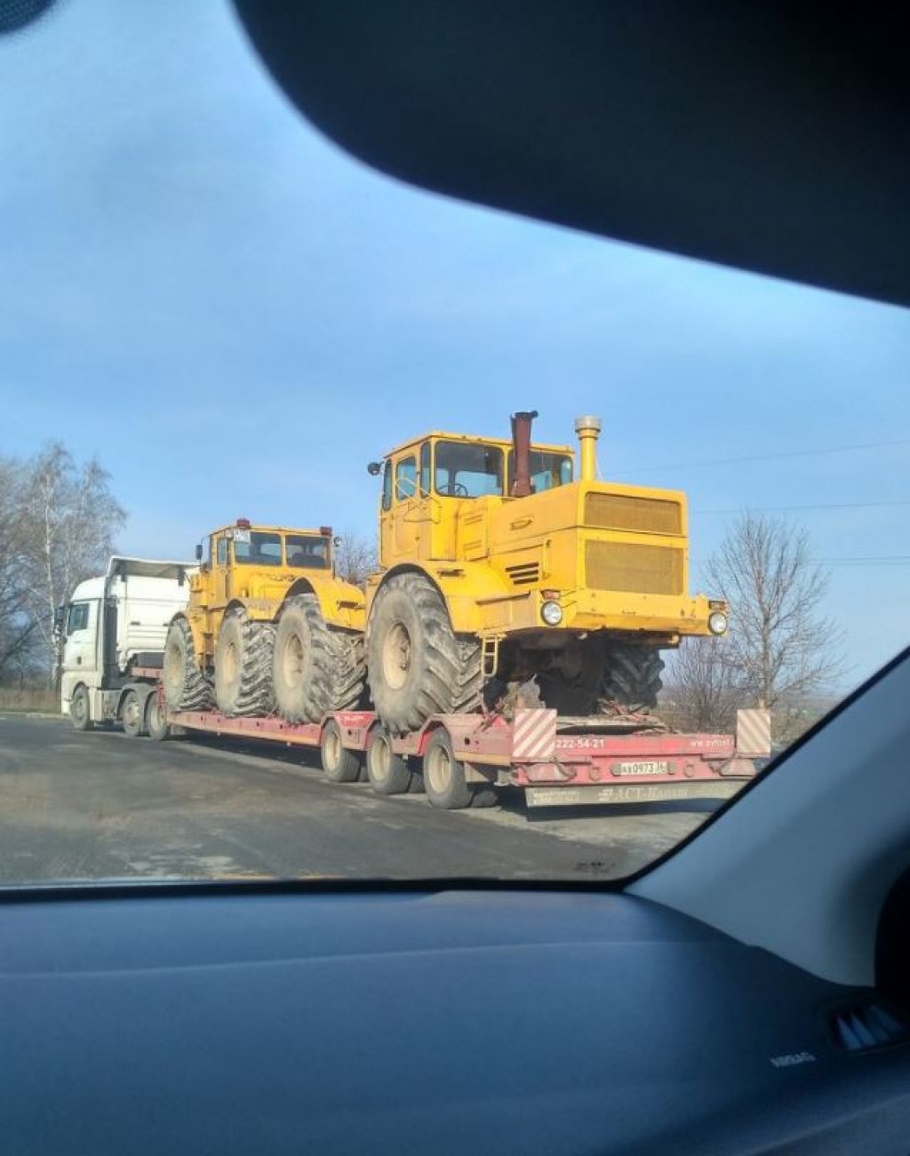 Пахота, дискование сельхоз трактором