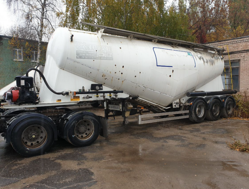 Перевозка цемента Kenworth