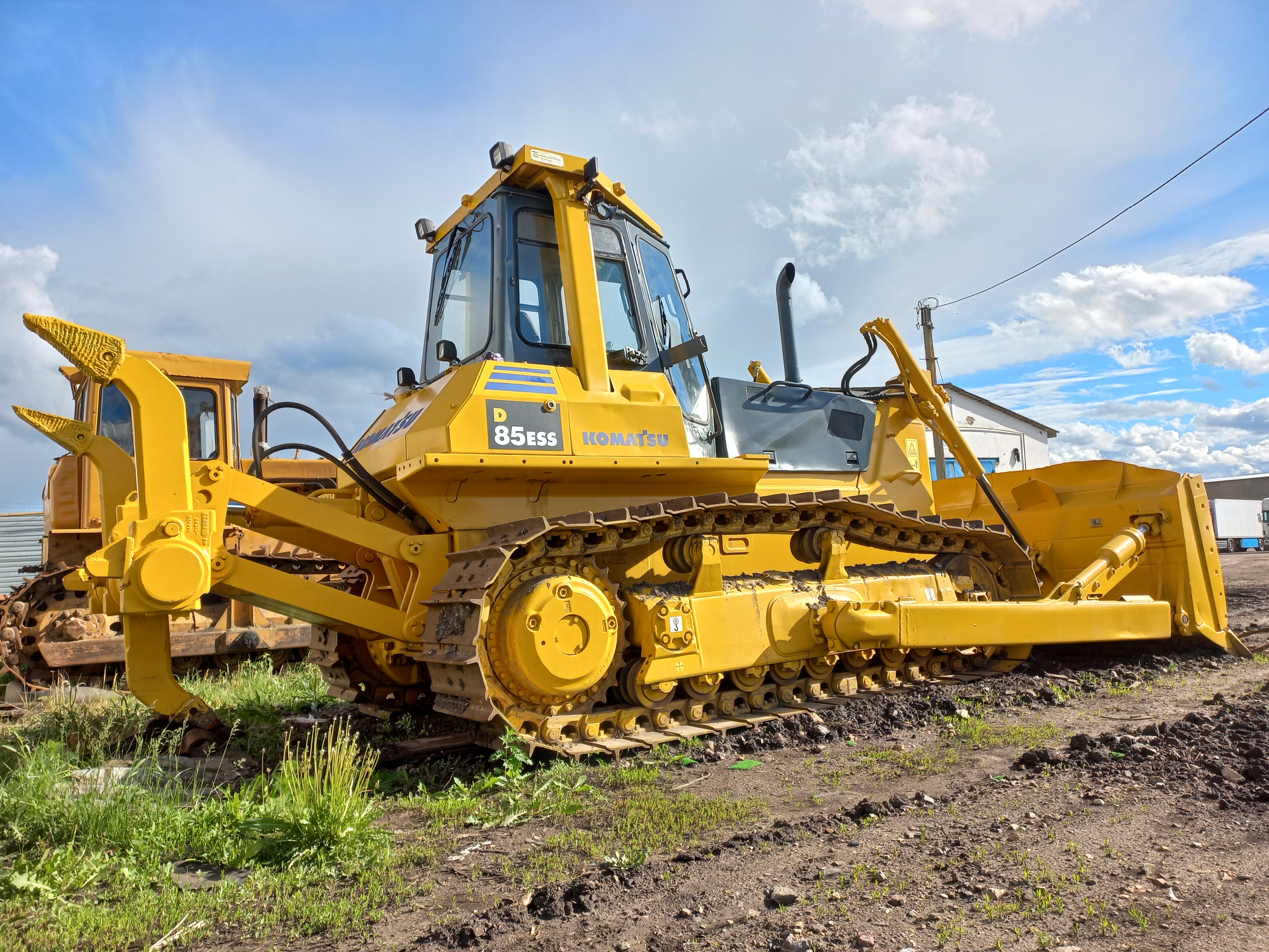 Продам бульдозер KOMATSU D85ESS-2A