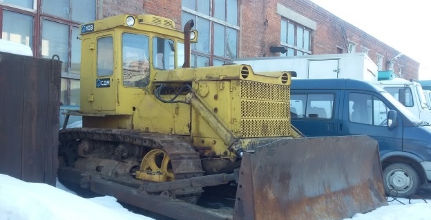 Продам бульдозер Т-130