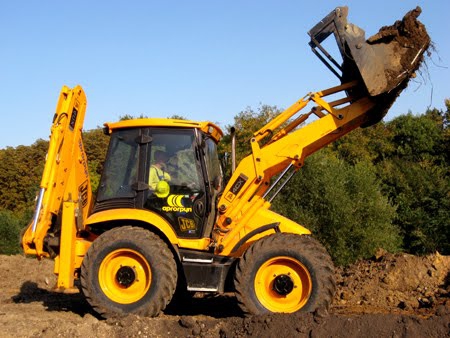 Сдам в аренду экскаватор-погрузчик JCB-4CX под управлением м