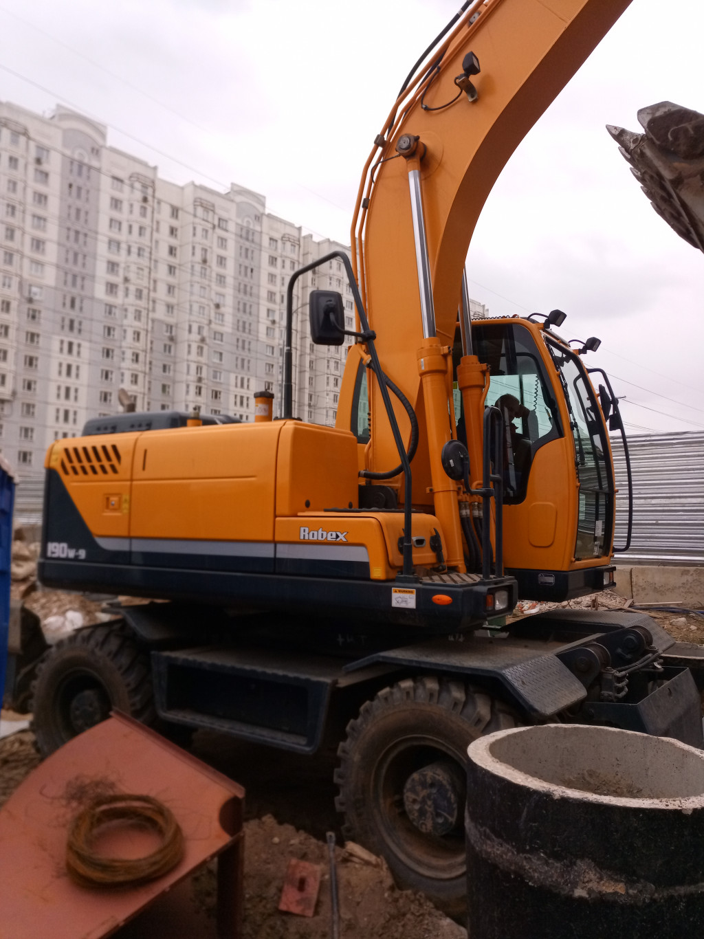 Сдам в аренду экскаватор с машинистом