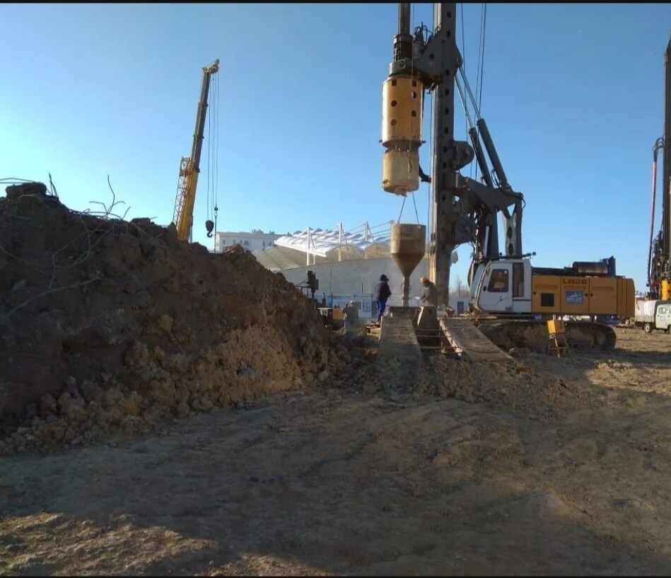 Сваебойная установка Liebherr28