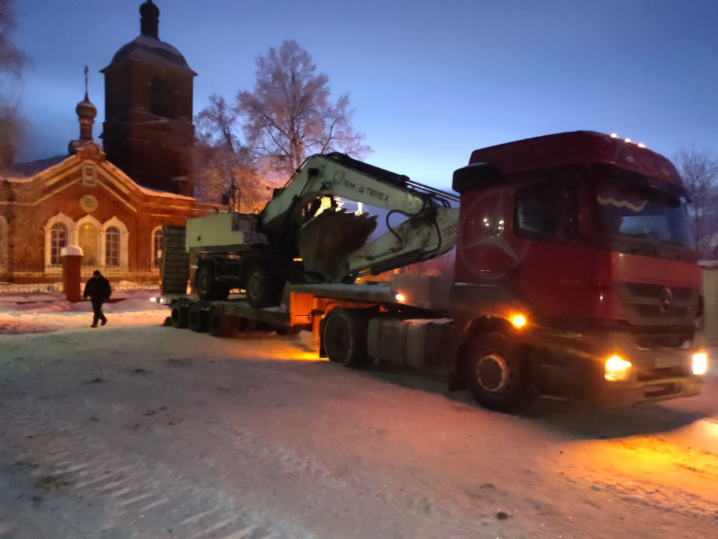 Трал, перевозка спецтехники. Перевозка тралом