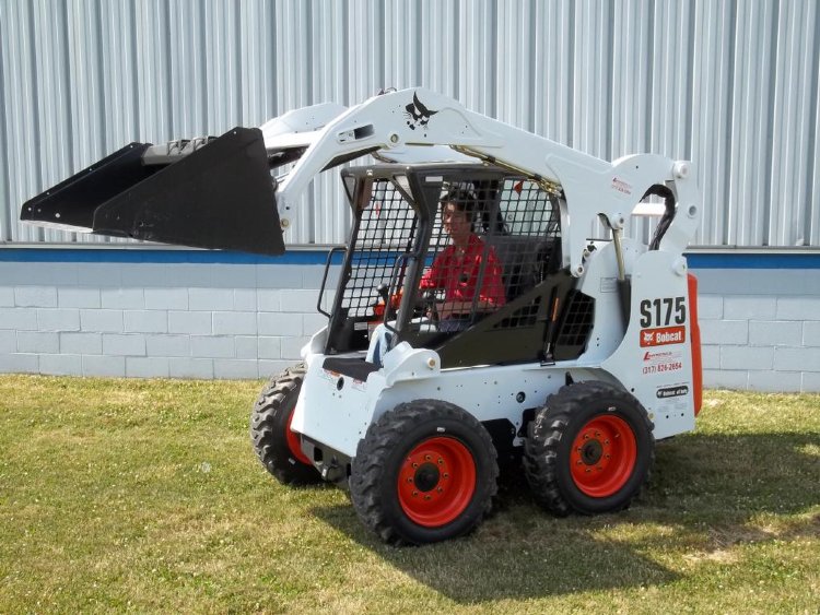 Услуги, аренда Bobcat мини-погрузчик Сочи