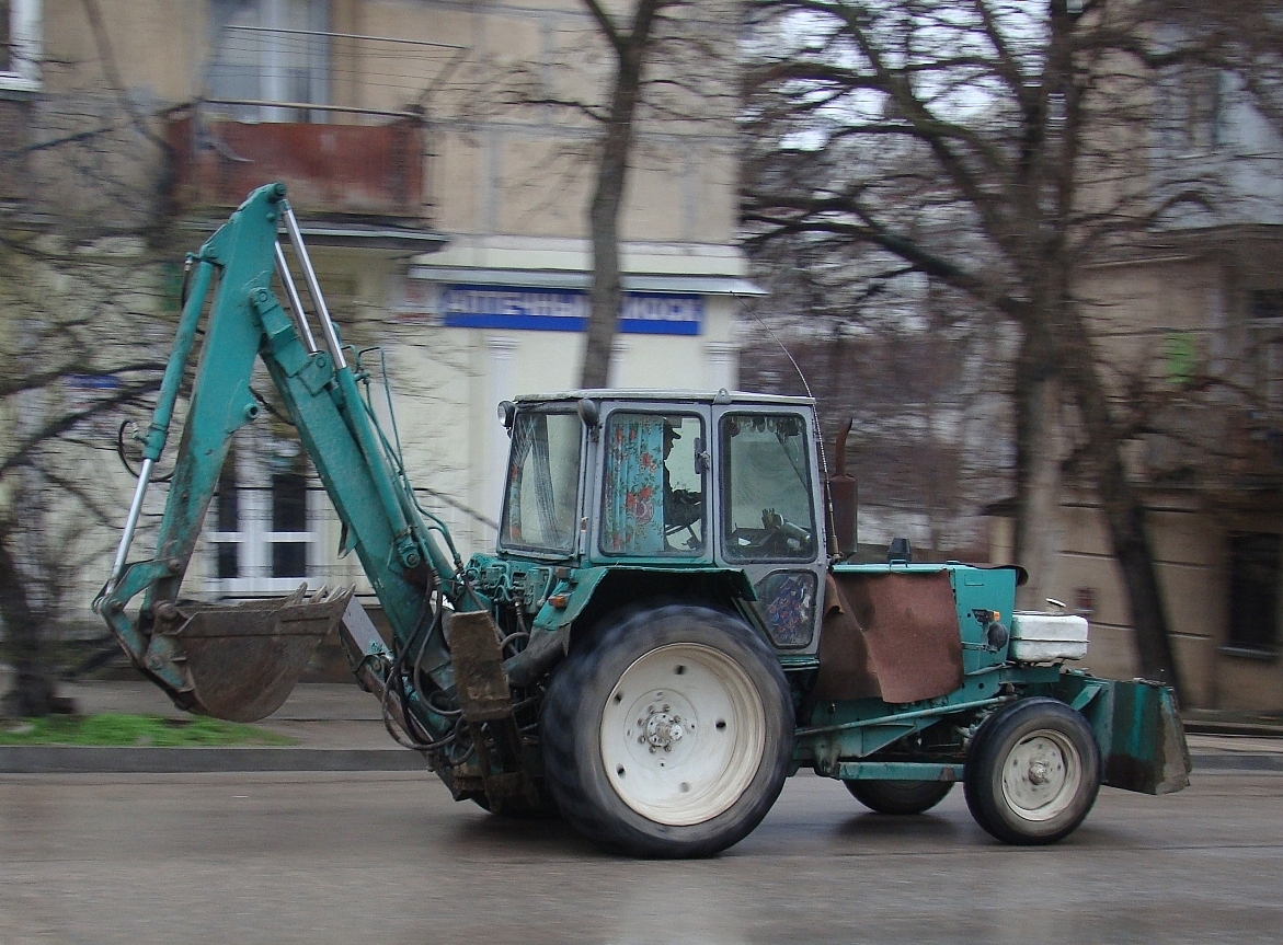 Услуги аренда экскаватора- погрузчика