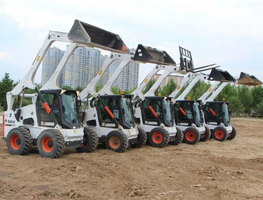 Услуги / Аренда мини-погрузчика Bobcat, Бобкет